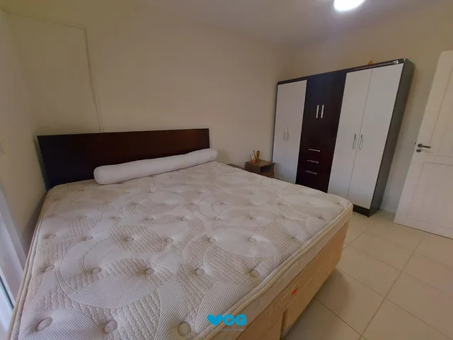 Imagem 9: Ótimo sobrado semi mobiliado, 4 dormitórios sendo uma suíte, com piscina, em fre