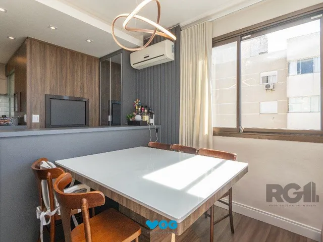 Imagem 1: Apto 3 Dormitórios, Transformado em 2 com Suíte e Closet Enorme, 2 Vagas de Gara