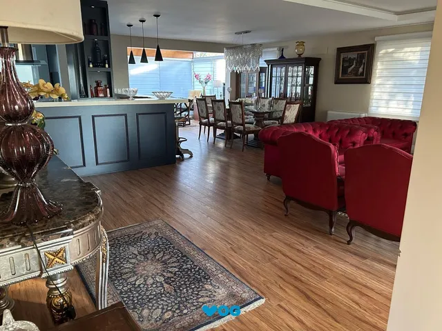 Imagem: Vende-se luxuosa casa com 4 suítes e 430m²