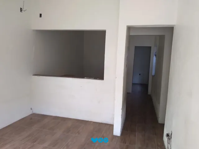 Imagem: Casa com 2 dorm. De alvenaria em região