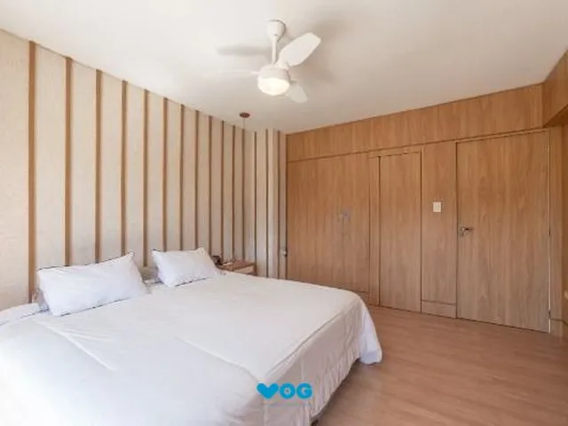 Imagem 6: Casa com 3 suítes amplas, além de uma sala generoso com lareira e 2 vagas de gar