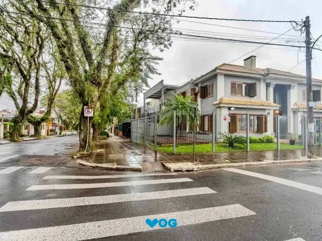 Imagem 2: Casa com pátio 4 dormitórios 4 vagas Residencial ou Com. Partenon Porto Alegre
