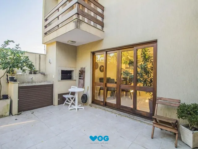 Imagem 5: Casa com 3 Dormitórios, Sendo 1 com Closet, Sótão e Pátio em Condomínio
