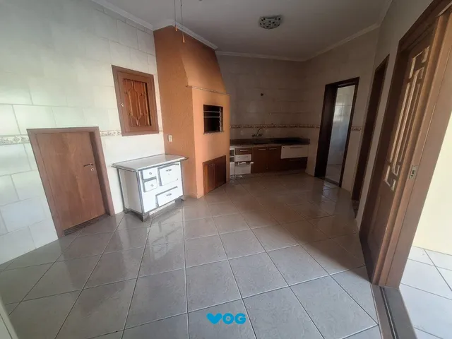 Imagem 3: Casa 5 dormitórios, 1 suíte, piscina e 2 vaga de garagem em Canoas