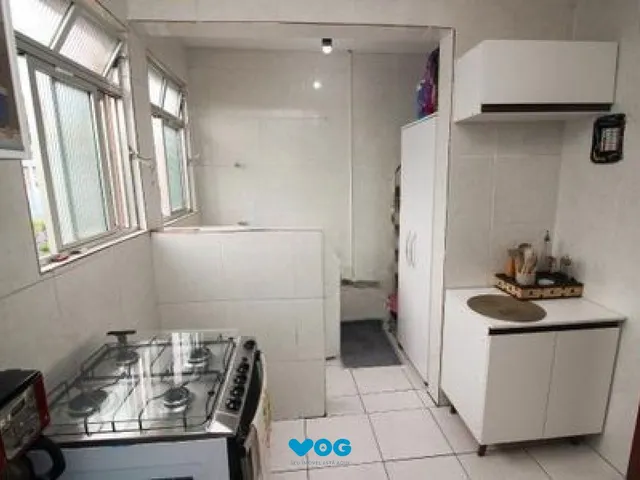 Imagem 2: Apartamento com 2 quartos, portaria 24 horas e churrasqueira no bairro Camaquã
