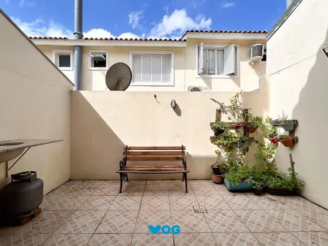 Imagem 10: Casa cem condomínio com 2 dormitórios, 1 suite, 2 vagas no bairro Cavalhada