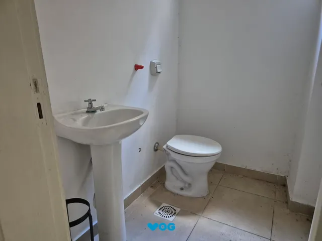 Imagem 2: Sala comercial desocupada