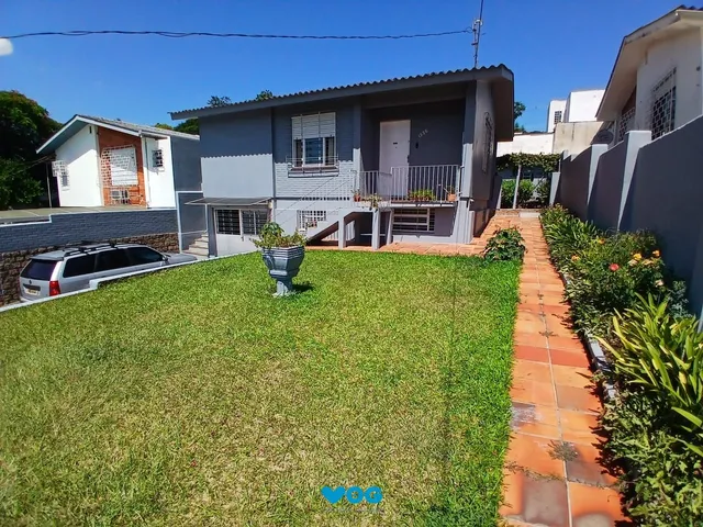 Imagem: Casa com 03 dormitorios e amplo jardim no