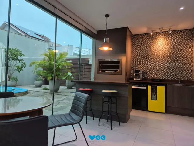 Imagem: Casa de 3 dormitórios e 2 vagas de garagem