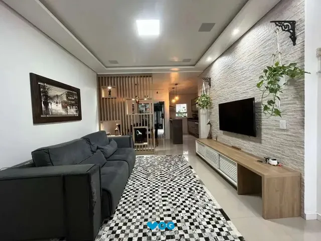 Imagem: Casa / 3 Dormitórios / 1 Suíte / Pátio