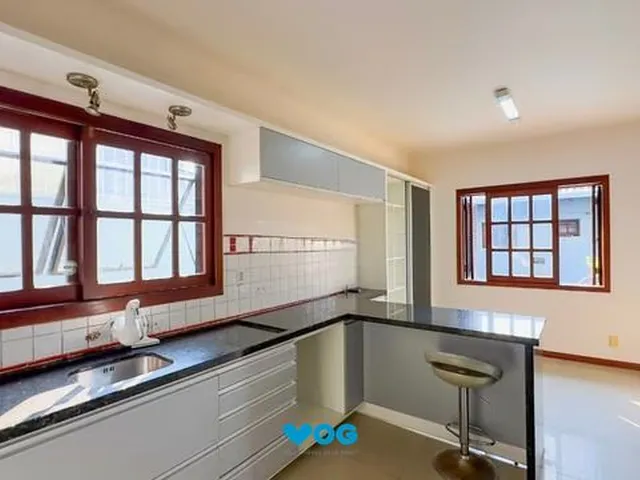 Imagem 4: Casa térrea com 3 dormitórios, piscina, espaço gourmet com churrasqueira