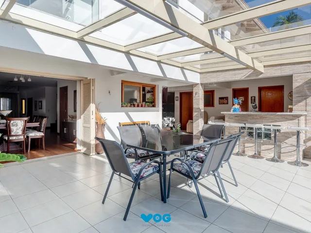 Imagem 2: Casa 4 Dormitórios, Suíte Master, Piscina e espaço Gourmet no Jardim Planalto