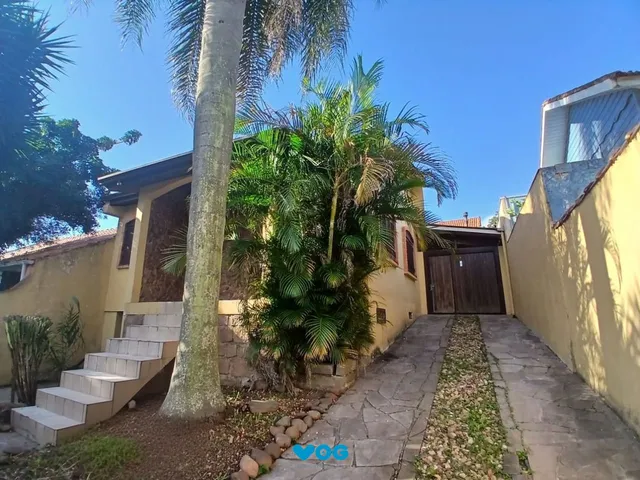 Imagem: Casa de 3 dormitórios, piscina e 4 vagas