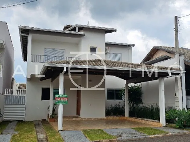 Imagem: A casa possui 3 Dormitórios, 1 Suíte, 4 Banheiros, 3