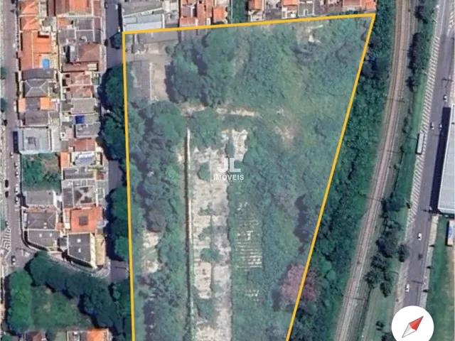Imagem: O terreno possui 28.000m² de Área Privada e está