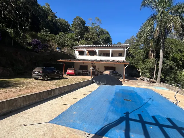 Imagem: A fazenda possui 3 Dormitórios, 1 Suíte, 4 Banheiros, 6