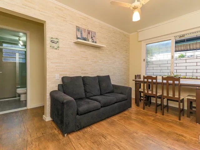 Imagem 1: Oportunidade Única: Apartamento À Venda em Porto Alegre-Rs, 2 Quartos, 1 Banheiro