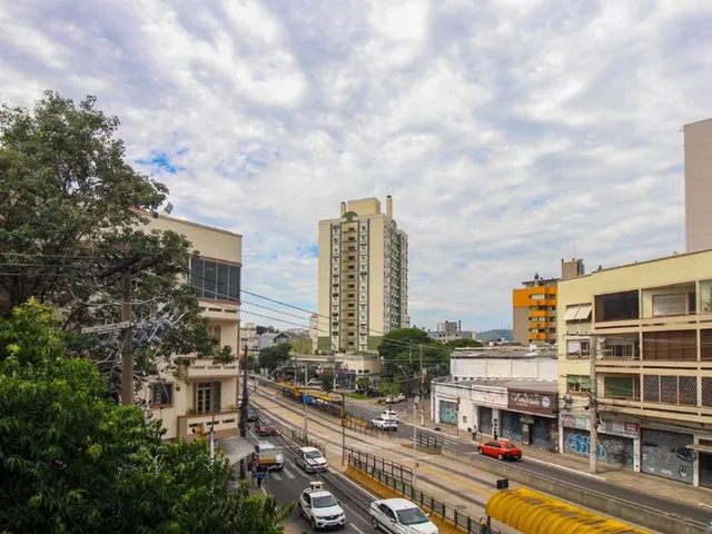 Imagem 8: Apartamento à venda em Porto Alegre-RS, bairro Rio Branco: 3 quartos, 1 suíte, 6