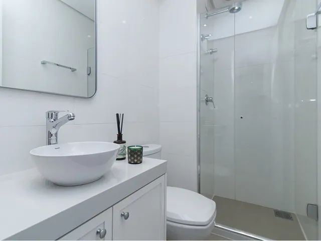 Imagem 5: Apartamento à venda em Porto Alegre - Higienópolis: 2 quartos, 1 suíte, 2 banheiros, 2