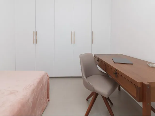 Imagem 8: Apartamento à venda em Porto Alegre - Higienópolis: 2 quartos, 1 suíte, 2 banheiros, 2