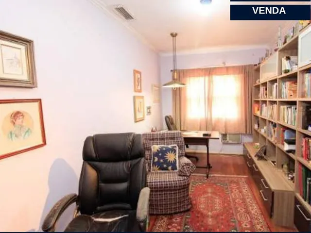 Imagem 9: Casa estilo sobrado no Centro de Canoas/RS