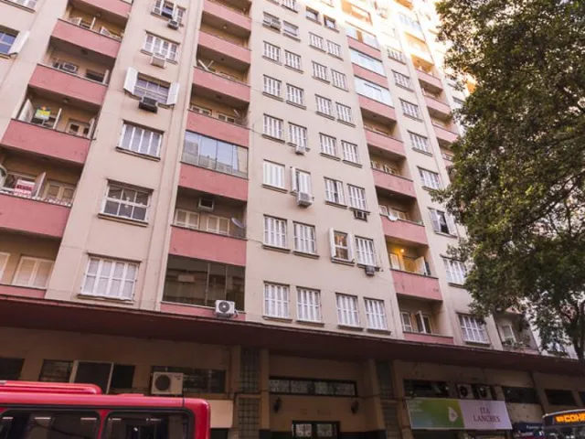 Imagem 1: Apartamento com 3 Dormitorio(S) Localizado(A) no Bairro Centro em Porto Alegre / Rio Gran