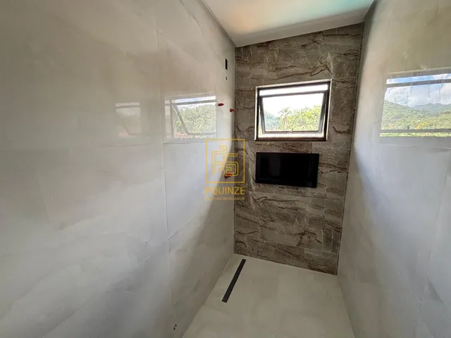 Imagem 16: Sobrado com piscina a poucos minutos do Centro