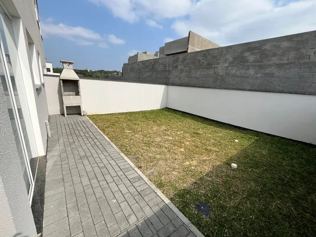 Imagem 4: Sobrado com suíte, sacada e quintal em Indaial