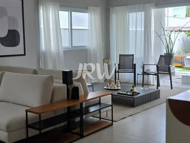 Imagem: A casa em condomínio possui 3 Dormitórios, 3 Suítes, 5