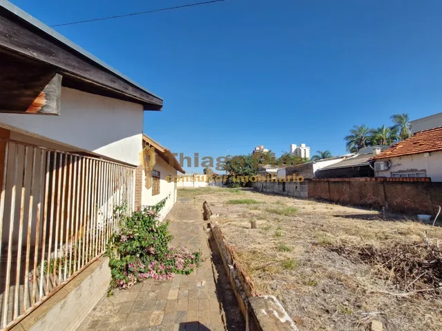 Imagem: Área Irregular com 1.600 M² À Venda em