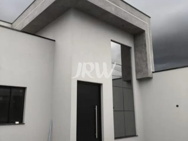Imagem: A casa possui 3 Dormitórios, 1 Suíte, 2 Banheiros, 2