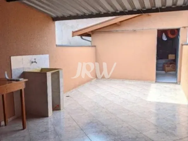 Imagem: A casa possui 5 Dormitórios, 3 Banheiros, 2 Vagas na