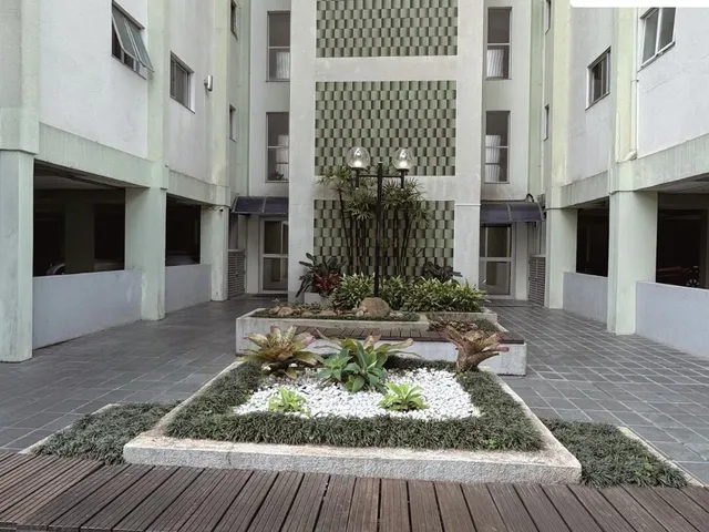Imagem 3: Apartamento espaçoso à venda no Água Verde, com 3 quartos e garagem