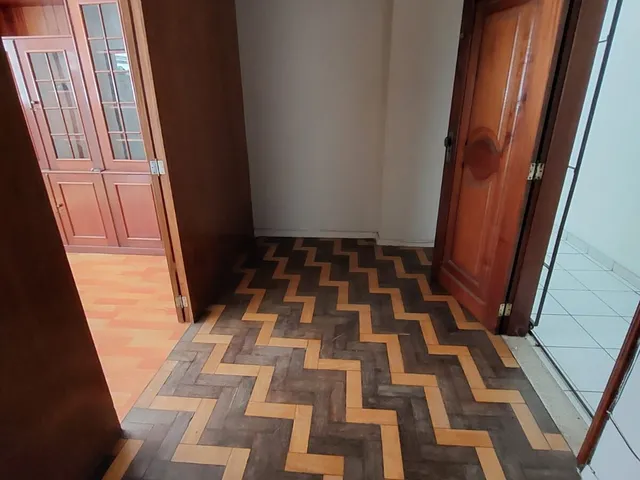 Imagem 3: Sala Comercial com 35 mts com divisória tipo sala de espera no centro comercial