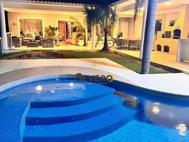 Imagem: Casa Alto Padrão - Ampla Casa com Piscina