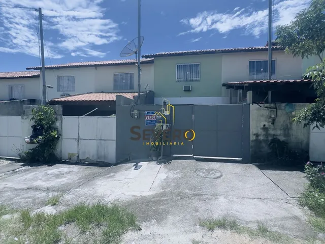 Imagem: A casa possui 3 Dormitórios, 2 Banheiros, 1 Vaga na
