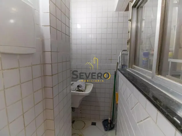Imagem 2: Apartamento Reformado no Centro de Niterói | 2 Quartos + Escritório