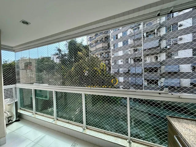 Imagem: O apartamento possui 2 Dormitórios, 1 Suíte, 1 Banheiro,