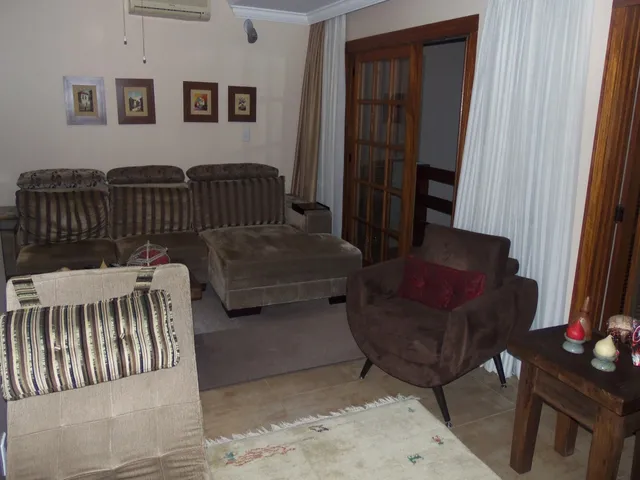 Imagem 9: Casa de luxo à venda em Porto Alegre-RS, bairro Cavalhada: 3 quartos, 3 suítes, 6