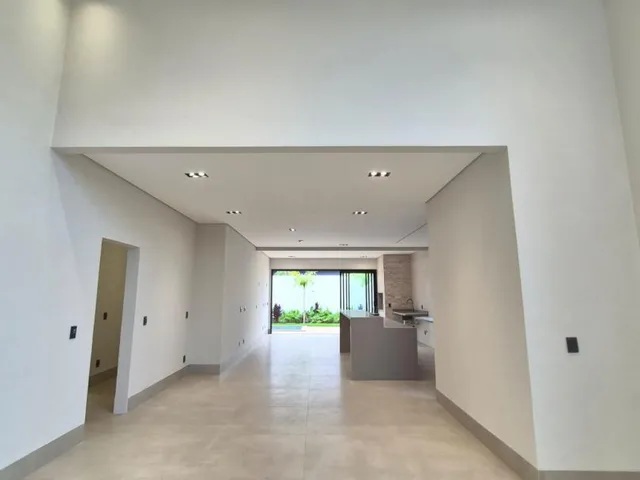 Imagem 8: Casa Térrea no Alphaville 2, Venda, 223 m², 3 Suítes, R$ 3.000.000,00 – Jardim