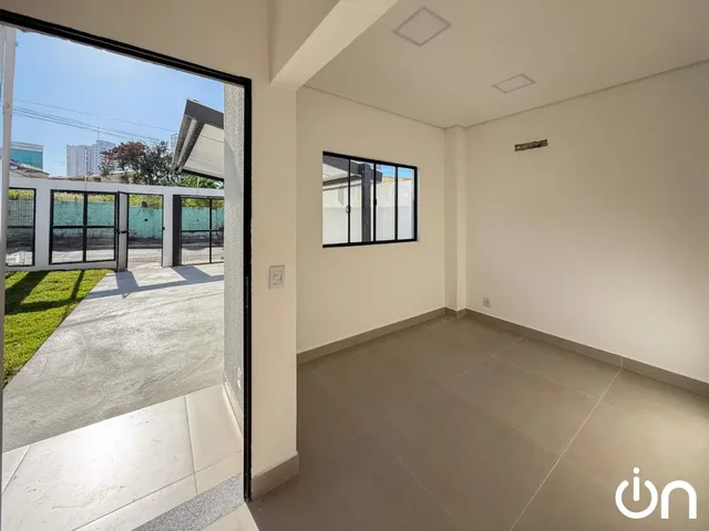 Imagem 6: Sobrado à Venda no Jardim Tropical com 3 Quartos, Área Gourmet e Próximo ao Shopping 3