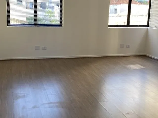 Imagem: A sala comercial possui 1 Banheiro, 1 Vaga na garagem,