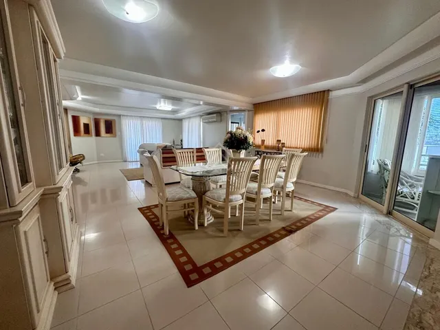 Imagem 11: Apartamento 4 dormitórios sendo 2 suítes e 2 Demi suíte no Centro de Itajaí/SC