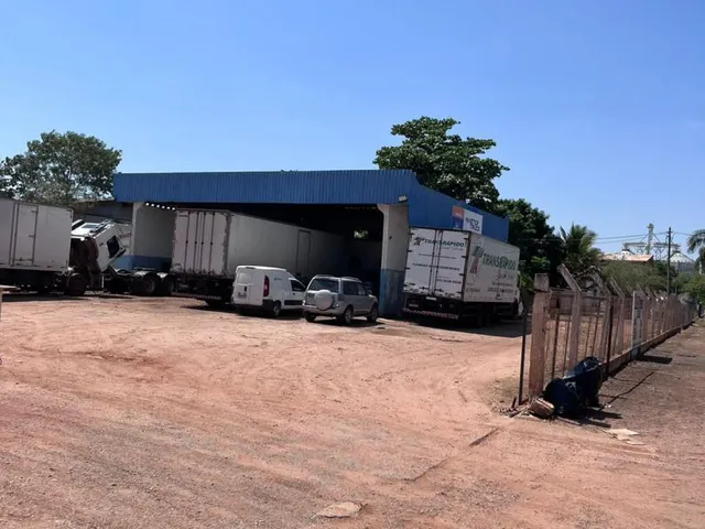 Imagem 3: ALUGO BARRAÇÃO DISTRITO INDUSTRIAL de 700 m2 COM PATIO – AREA TOTAL 5 MIL M2