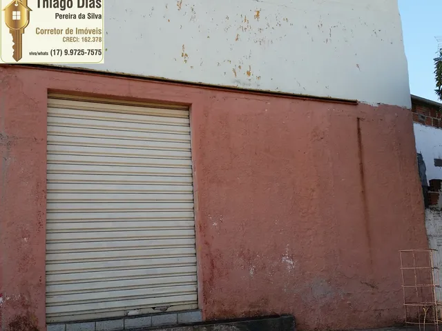 Imagem: A loja possui 2 Dormitórios, 3 Banheiros, 6 Vagas na