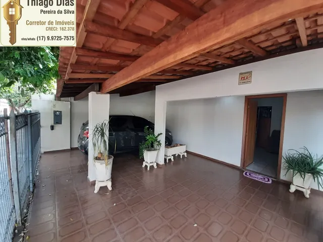 Imagem: Casa de Esquina Á Venda em Ótima Localização
