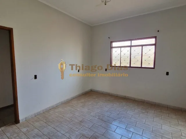 Imagem 5: Sobrado Á Venda com 4 Dormitórios, 4 Salas e Amplo Quintal no Bairro Bom Clima na Cidade de Votuporanga/Sp