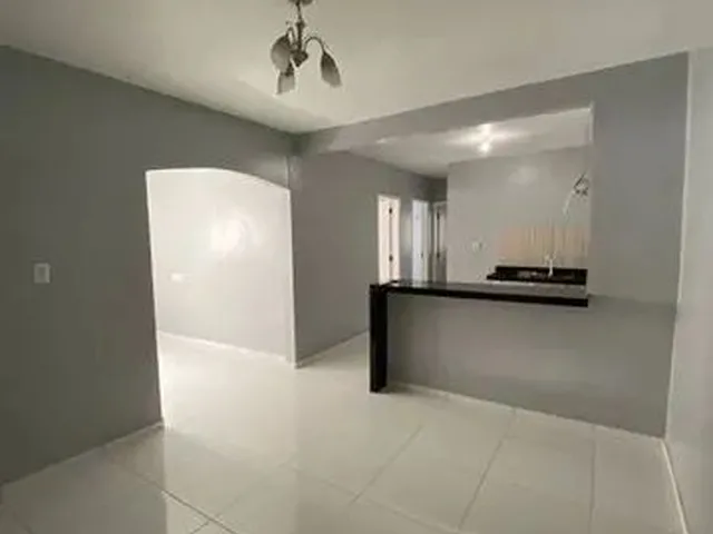 Imagem: A casa possui 3 Dormitórios, 2 Banheiros, 1 Vaga na