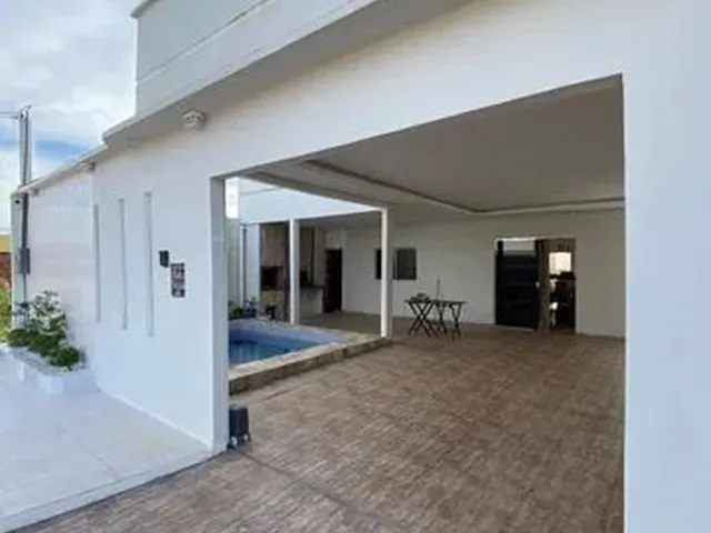 Imagem: A casa possui 2 Dormitórios, 3 Banheiros, 2 Vagas na