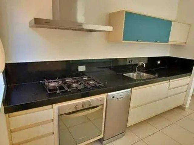 Imagem 3: São 3 Dormitórios com Ar Condicionado, Sendo 1 Suíte com Varanda, Lustres E